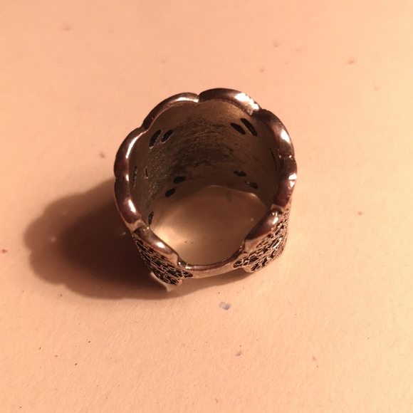 Vintage wide filigree ring - Picture 2 of 4